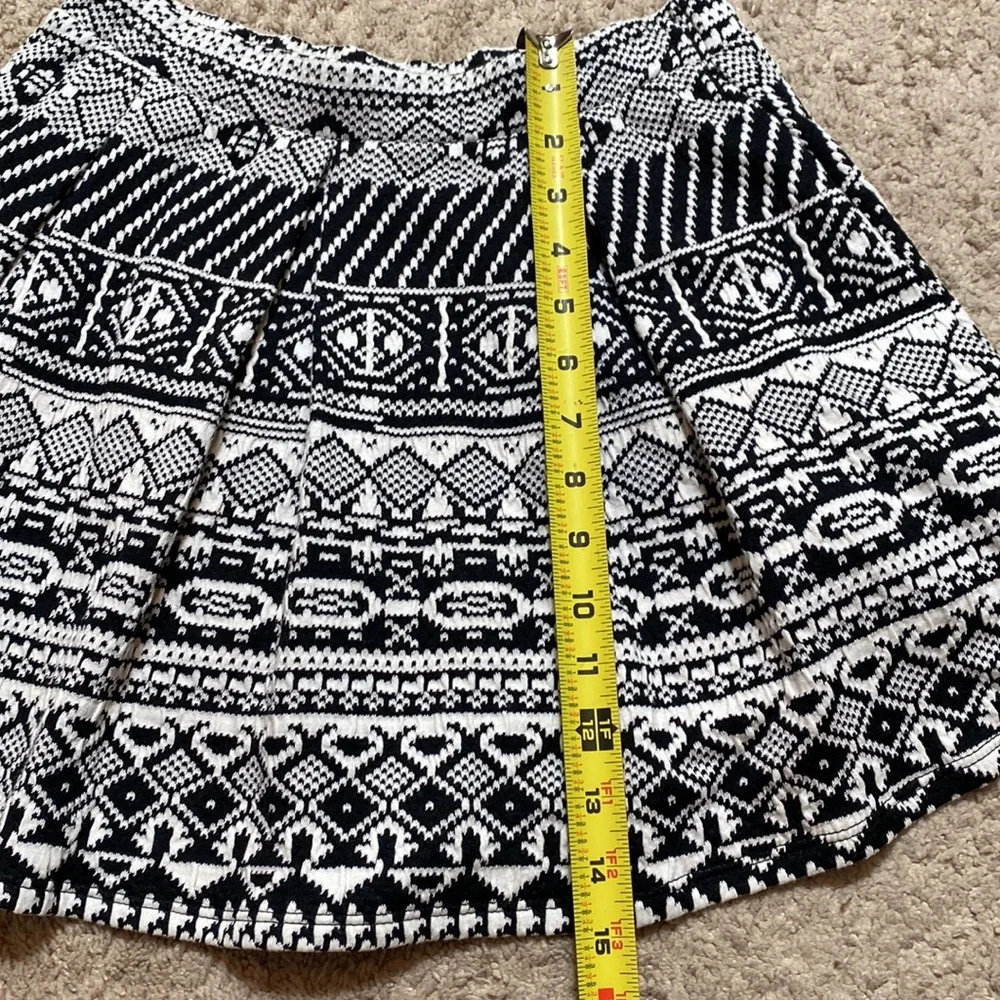 Black White Geometric Pleated Mini Skirt M